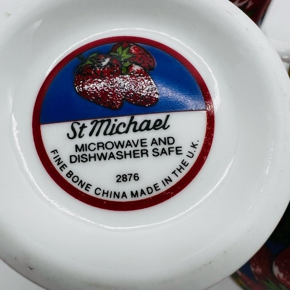 St Michael Strawberry Patterned Mugs - Set of 4 Bone China Made in the UK - Picture 10 of 14